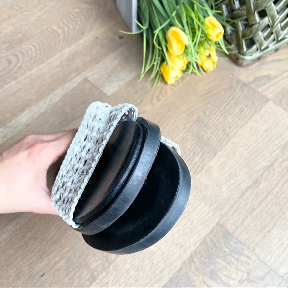 Urban Outfitters white basket weave slide 8 - Picture 5 of 7